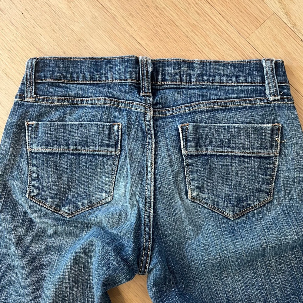 Old Navy The Sweetheart Classic Rise Bootcut Jeans Medium Wash Size 4 Regular - Picture 3 of 7